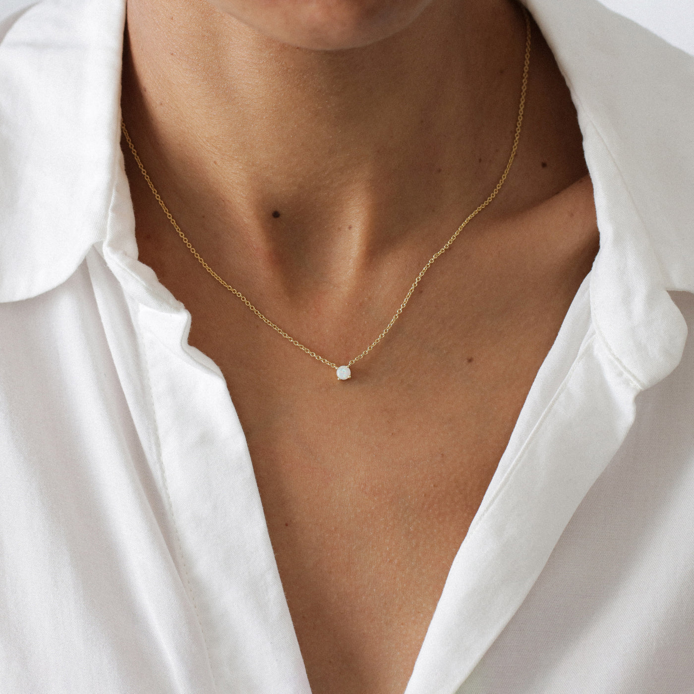 Collier Lina – Solitaire Opale Synthétique en Argent Massif