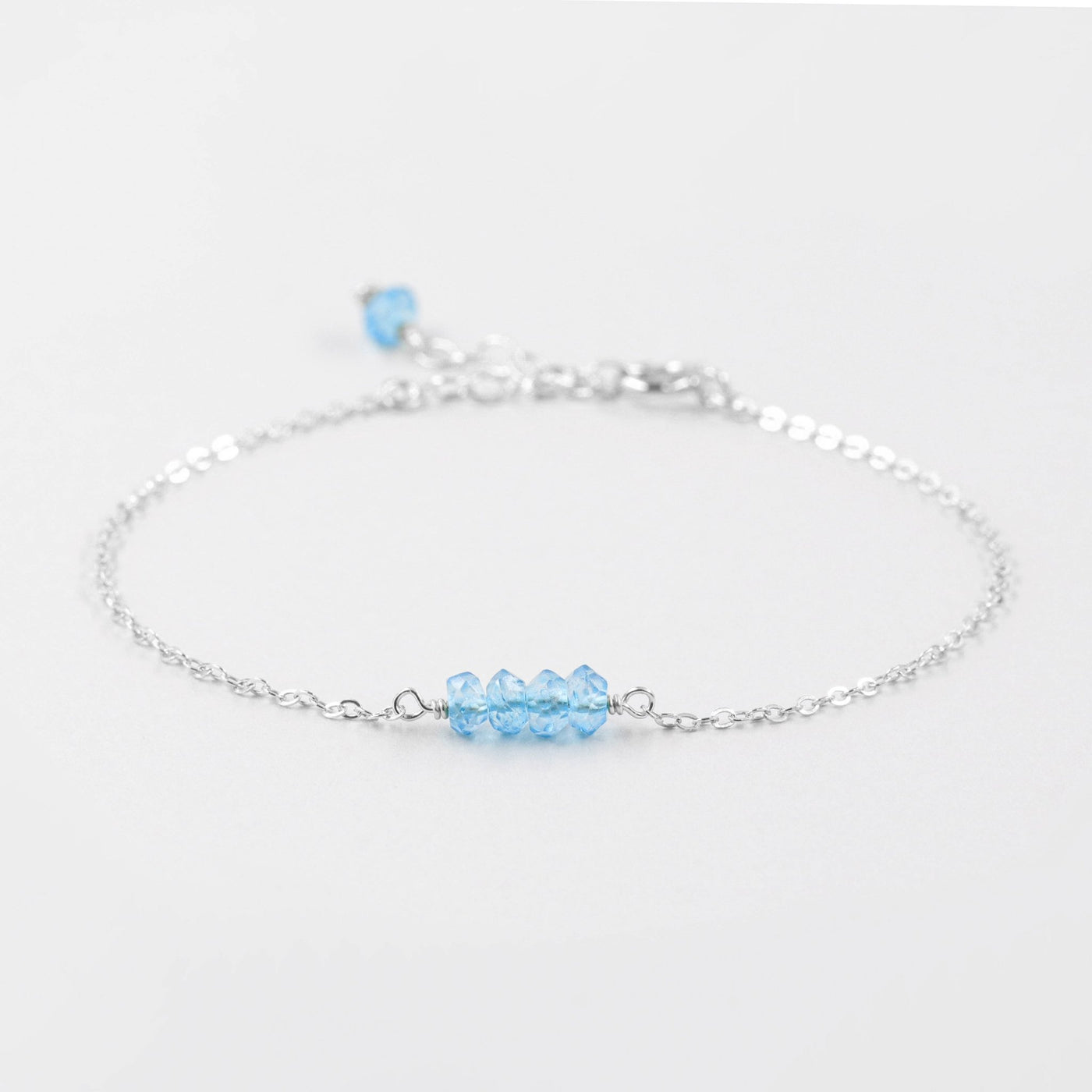 Alina - Bracelet avec Topaze Bleue Naturelle - Petite Vagabonde