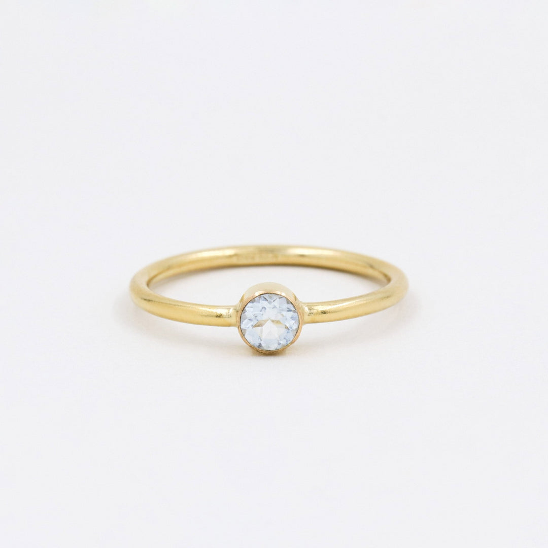 Petite Bague En Argent Avec Aigue-marine - Occasion En Très Bon état