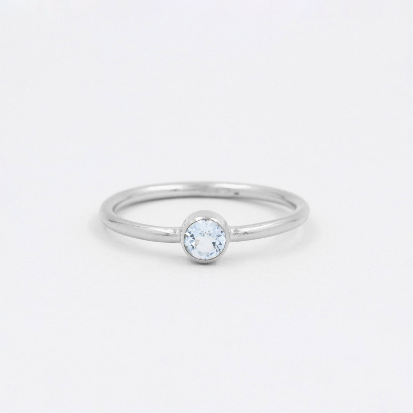 Bague 4mm avec Topaze Bleue Claire Naturelle - Petite Vagabonde