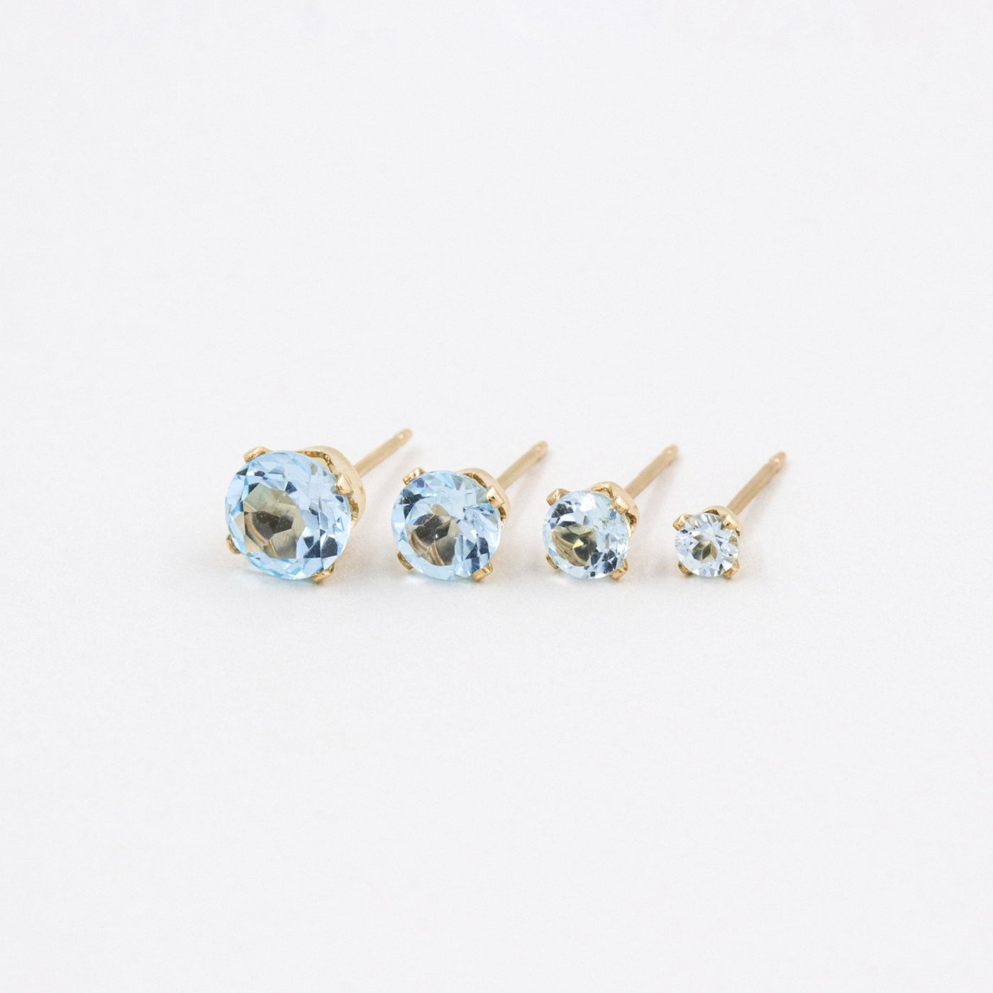 Puces d'oreilles 3-6mm avec Topaze Bleue Claire Naturelle - Petite Vagabonde