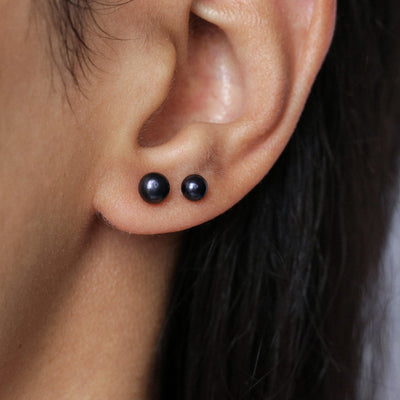 Puces d'oreilles 3-7.5mm avec Perles Foncées Naturelles - Petite Vagabonde