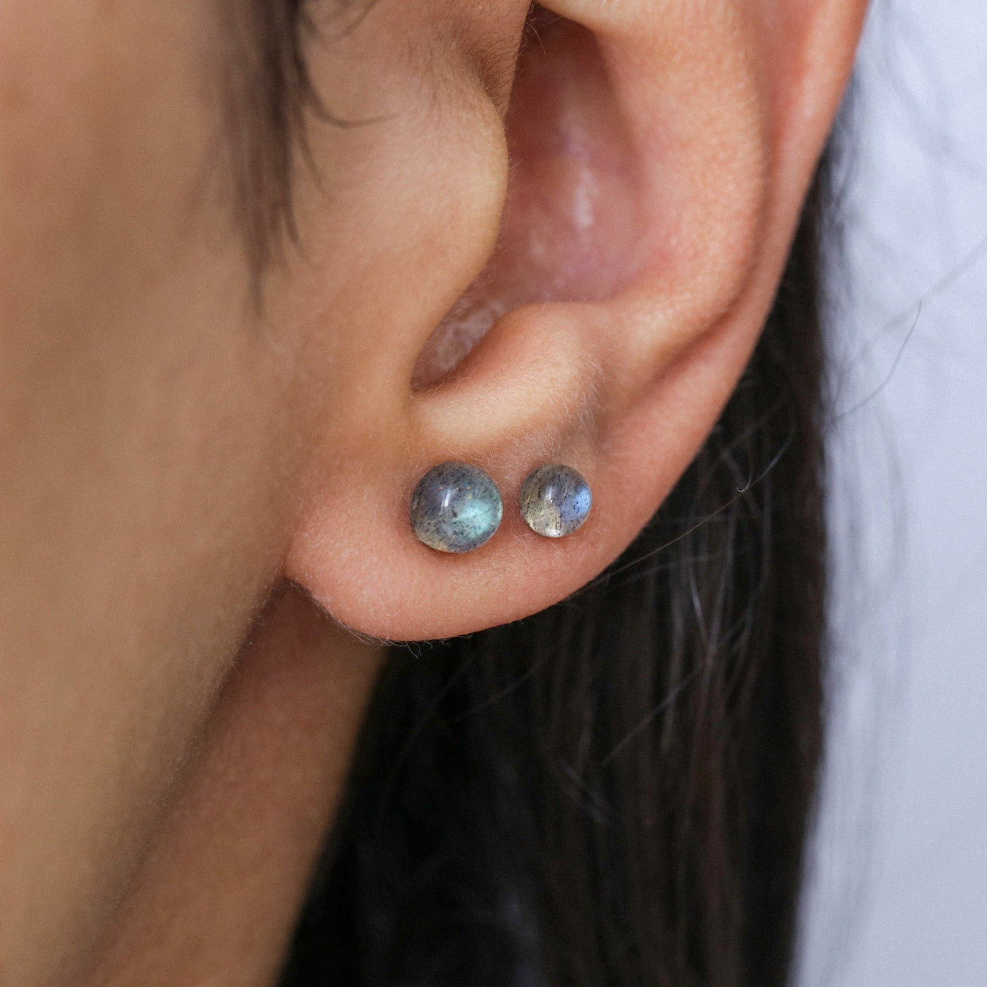 Puces d'oreilles 4-5mm avec Labradorite Naturelle - Petite Vagabonde