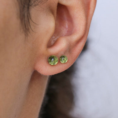 Puces d'oreilles 4-5mm avec Péridot Naturel - Petite Vagabonde